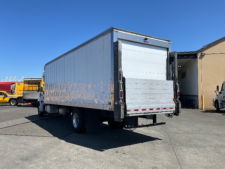 2018 Hino 338 in Tacoma, WA — photo 6