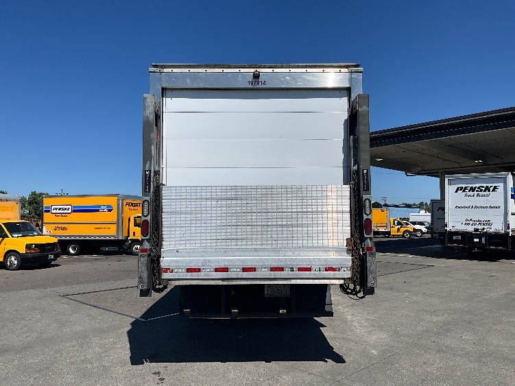 2018 Hino 338 in Tacoma, WA — photo 7