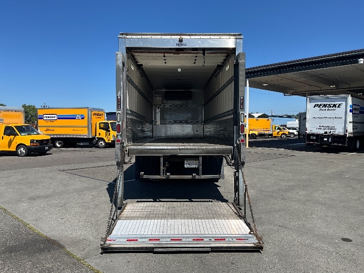 2018 Hino 338 in Tacoma, WA — photo 9