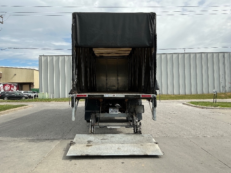2017 Freightliner eM2 in Omaha, NE — photo 9