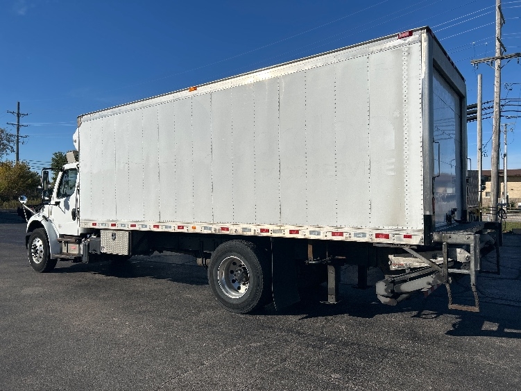 2018 Freightliner M2 106 in Chicago (Melrose Park), IL — photo 6
