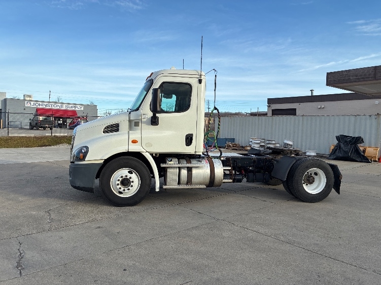 2018 Freightliner Cascadia in Parkersburg, WV — photo 4