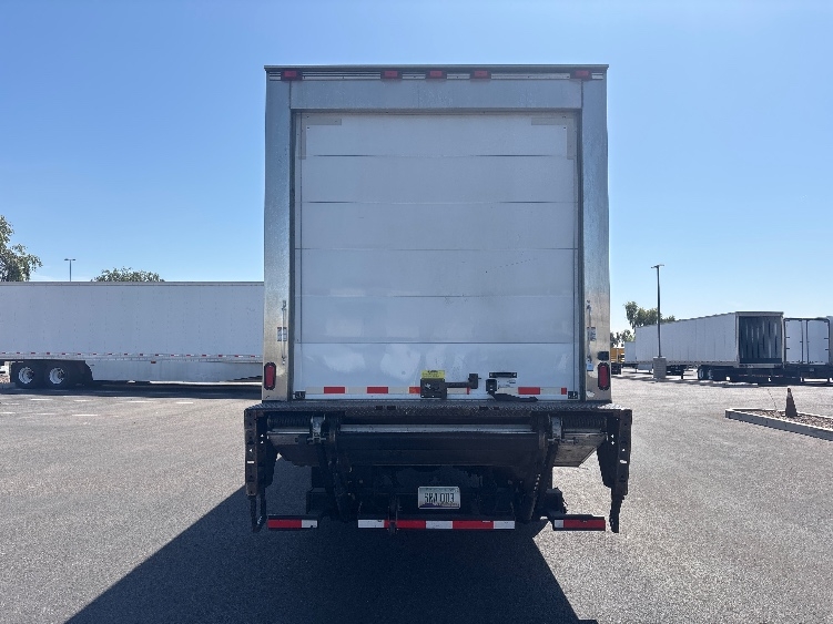 2018 Freightliner M2 106 in Phoenix, AZ — photo 7