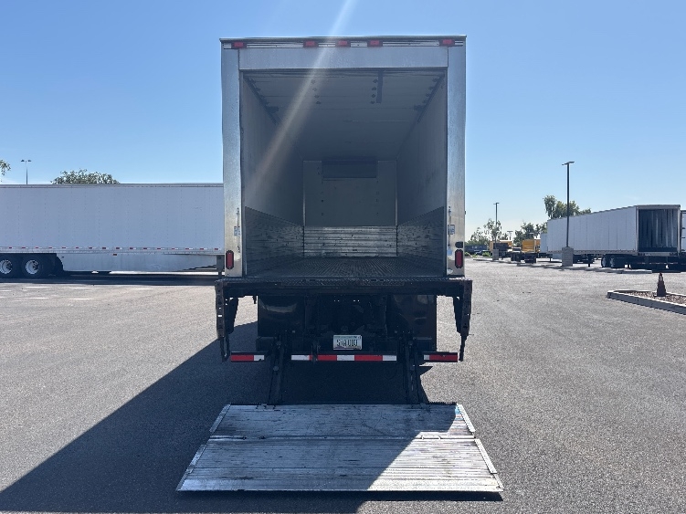 2018 Freightliner M2 106 in Phoenix, AZ — photo 9