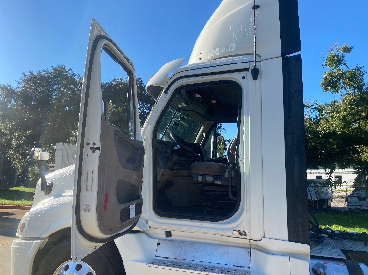 2018 Freightliner in Ocala, FL — photo 9