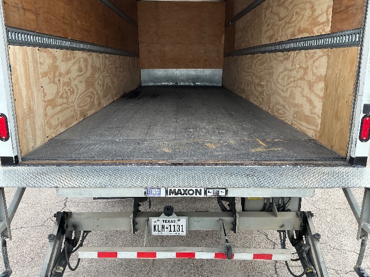 2018 Freightliner eM2 in Dallas, TX — photo 10