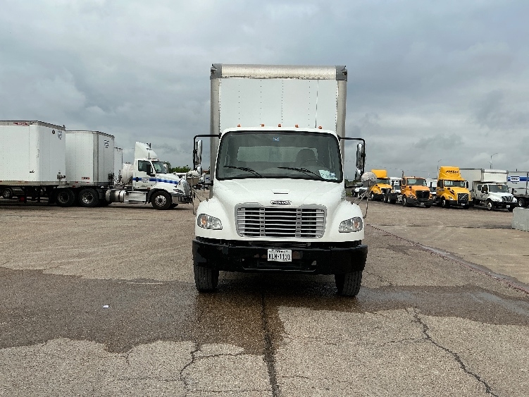2018 Freightliner eM2 in Dallas, TX — photo 2