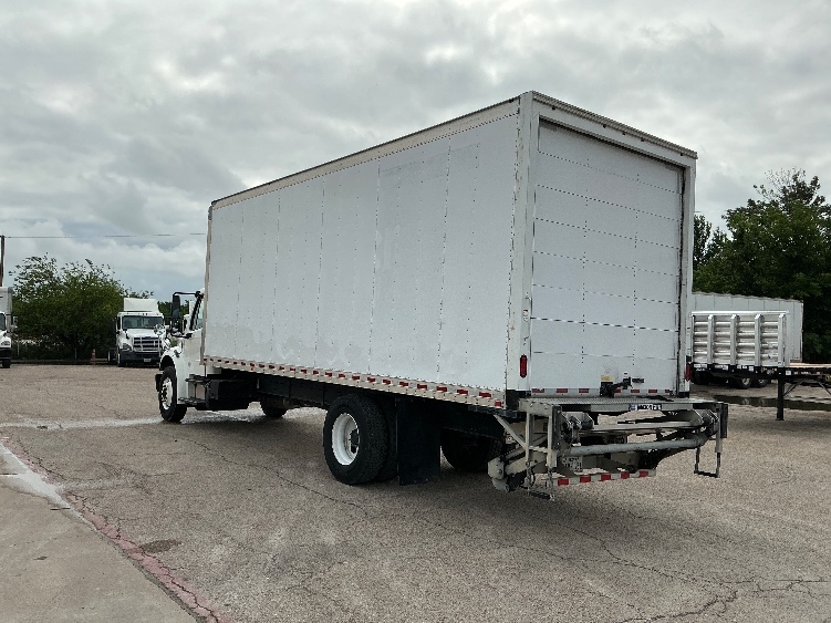 2018 Freightliner eM2 in Dallas, TX — photo 6