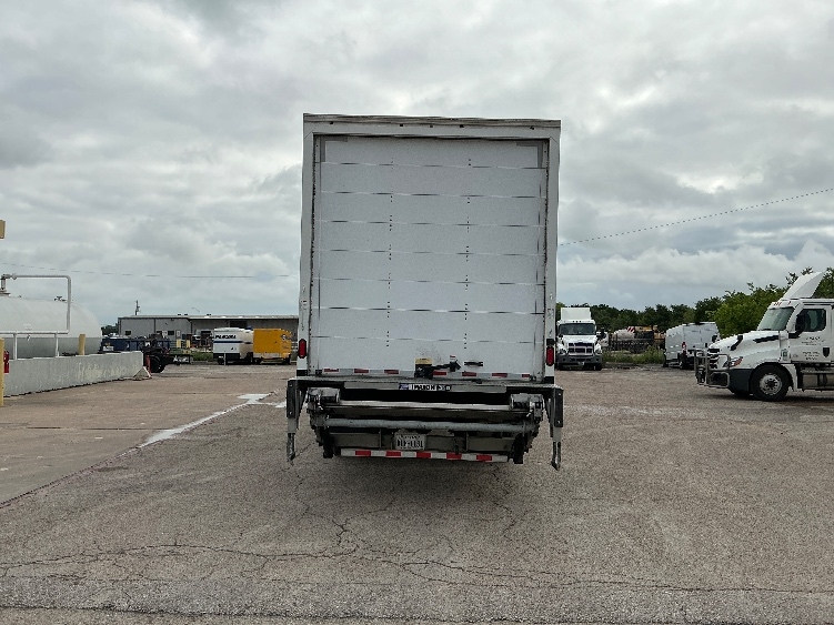 2018 Freightliner eM2 in Dallas, TX — photo 7