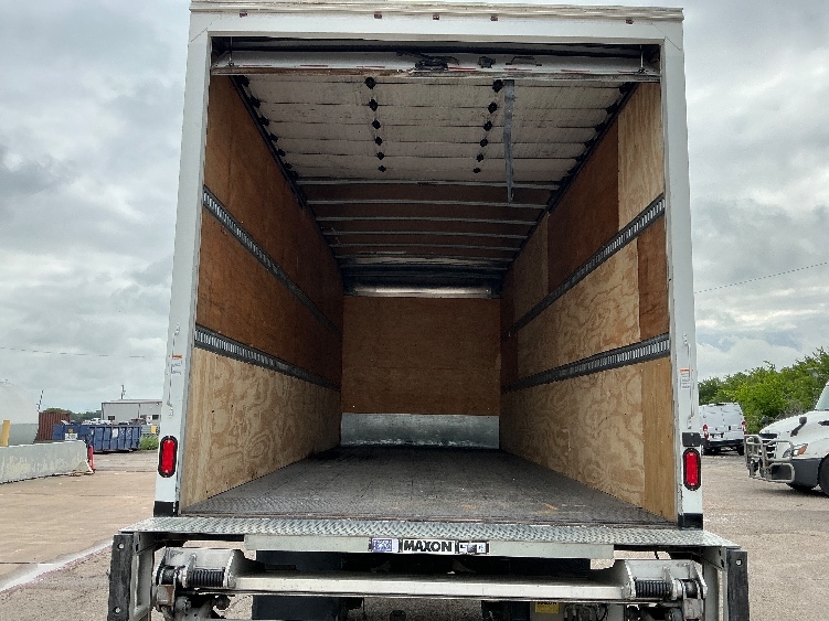 2018 Freightliner eM2 in Dallas, TX — photo 8
