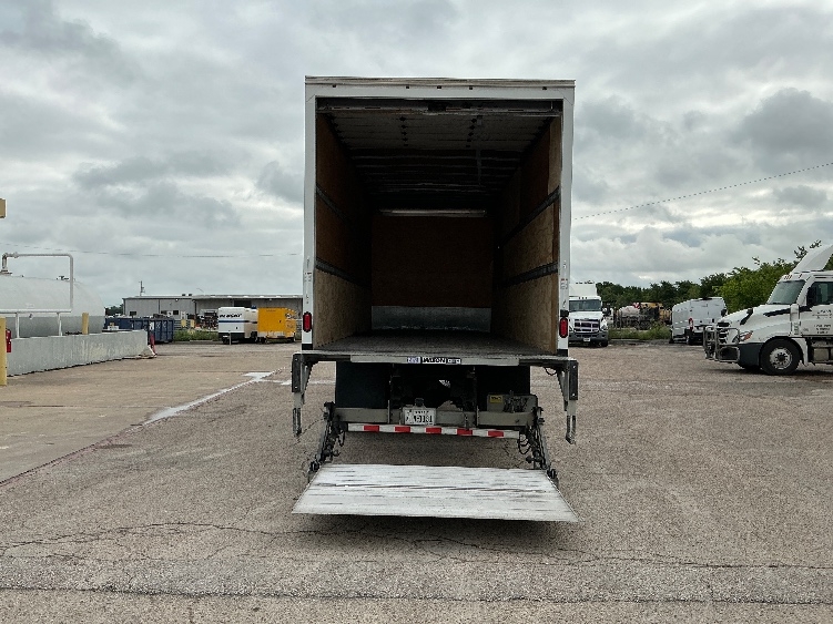 2018 Freightliner eM2 in Dallas, TX — photo 9