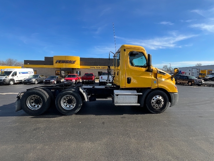2019 Freightliner Cascadia in Swedesboro, NJ — photo 8