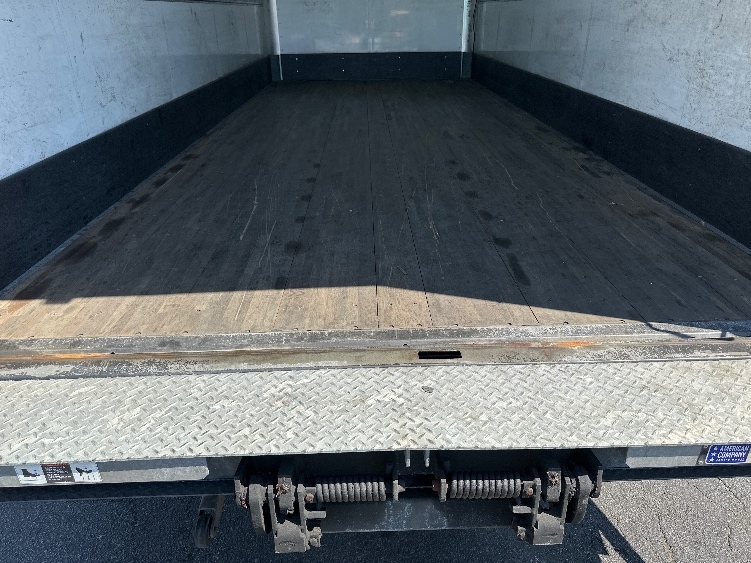 2023 Isuzu NQR in North Bergen, NJ — photo 10