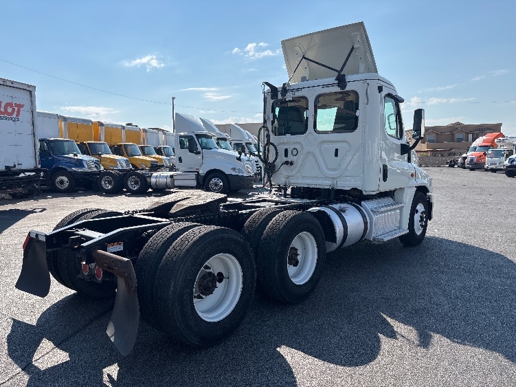 2018 Freightliner in Phoenix, AZ — photo 7