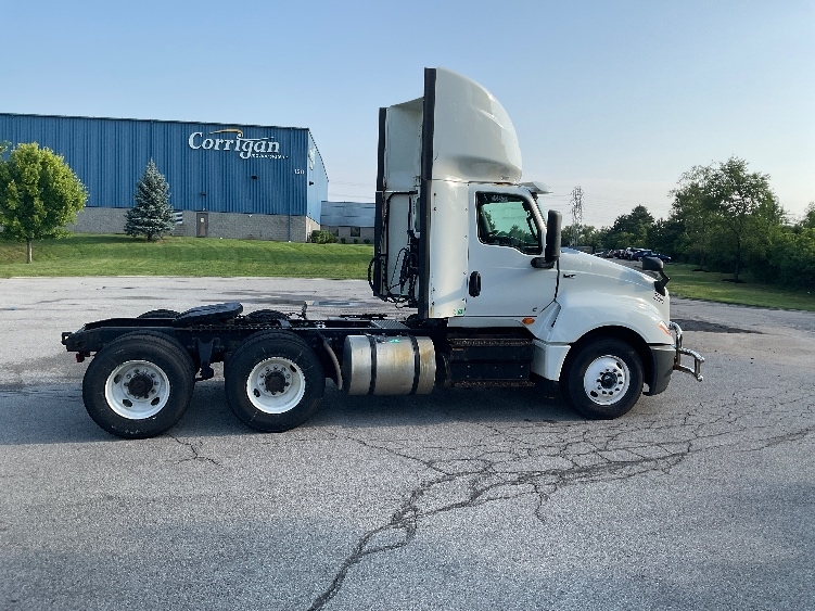 2021 International LT in Rochester, NY — photo 8