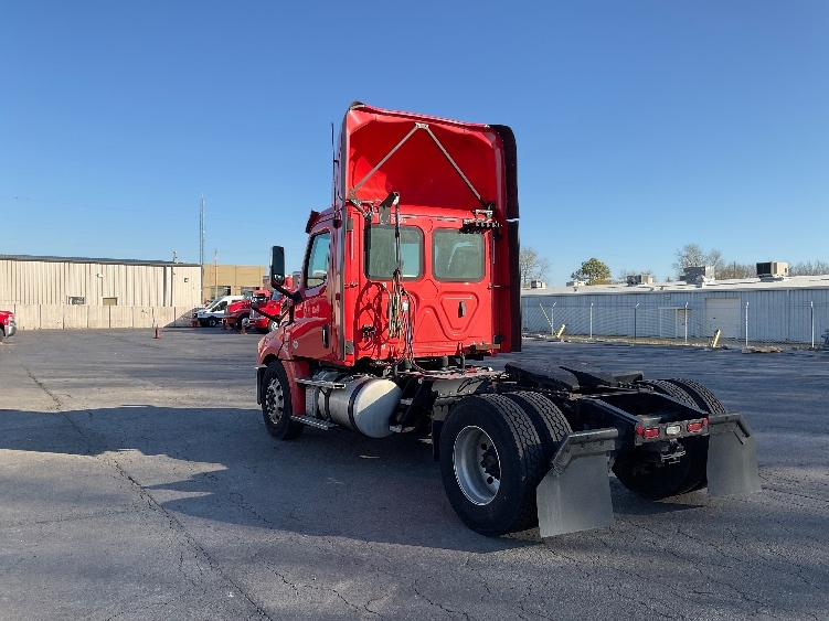 2019 Freightliner Cascadia in Oklahoma City, OK — photo 5
