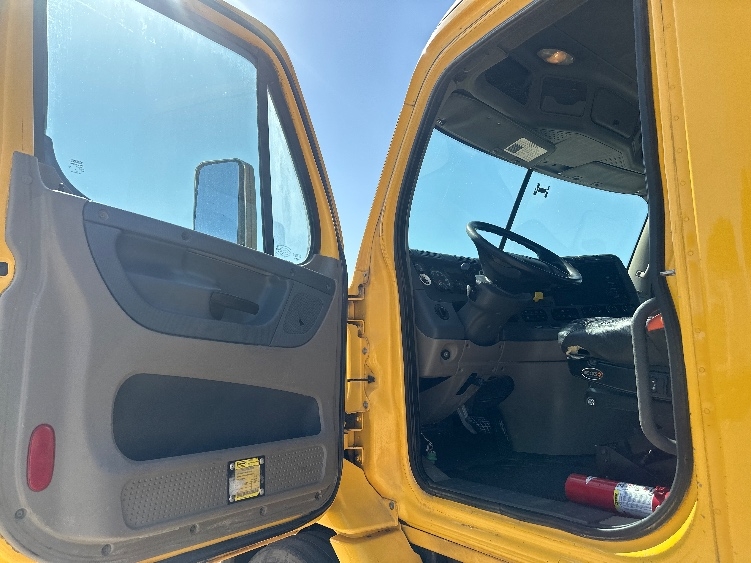 2019 Freightliner Cascadia in Nashville (Mount Juliet), TN — photo 9