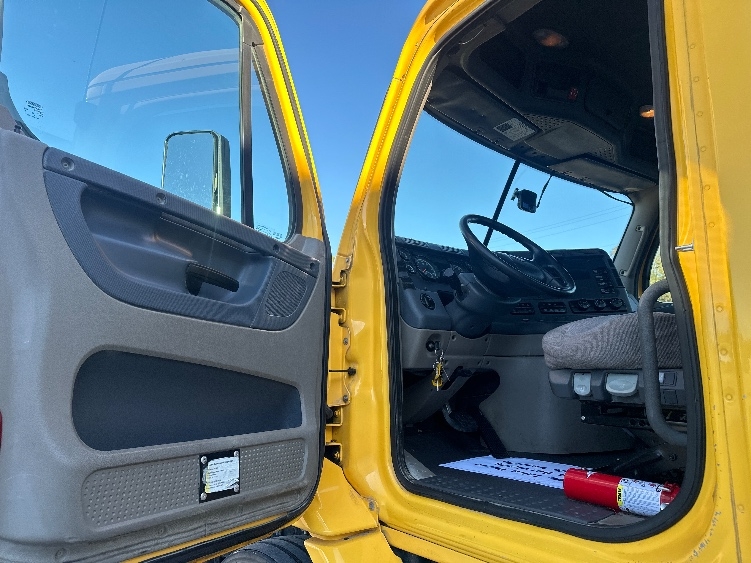 2019 Freightliner Cascadia in Nashville (Mount Juliet), TN — photo 9