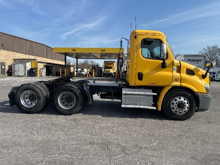 2019 Freightliner Cascadia in Parsippany, NJ — photo 8