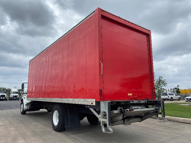 2019 Freightliner M2 106 in San Antonio, TX — photo 6