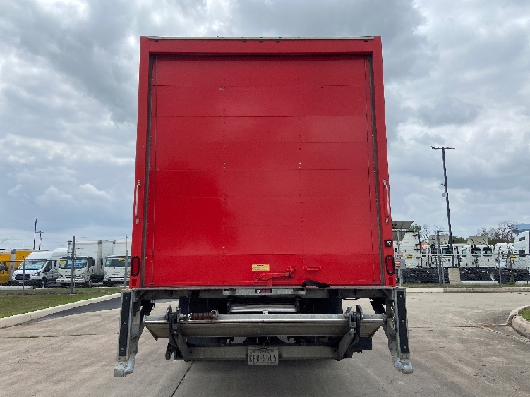 2019 Freightliner M2 106 in San Antonio, TX — photo 7