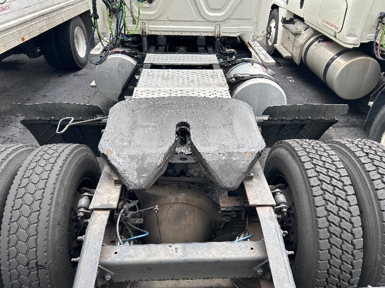 2019 Freightliner Cascadia in Duluth, GA — photo 6