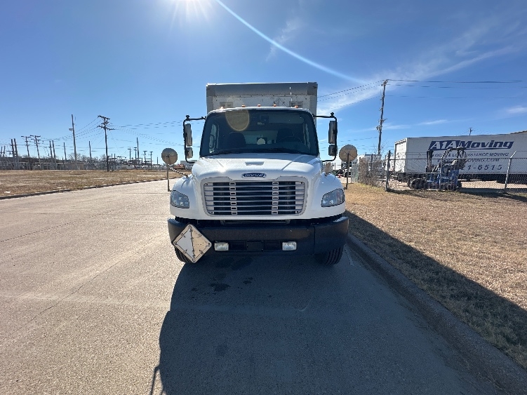 2019 Freightliner M2 106 in Waxahachie, TX — photo 2