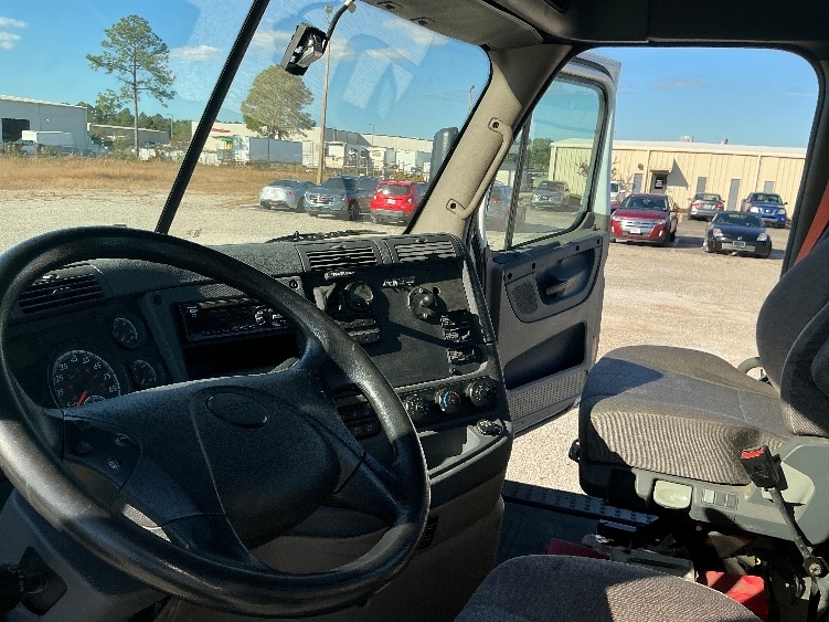 2019 Freightliner in Gulfport, MS — photo 10