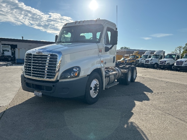 2019 Freightliner in Akron, OH — photo 3