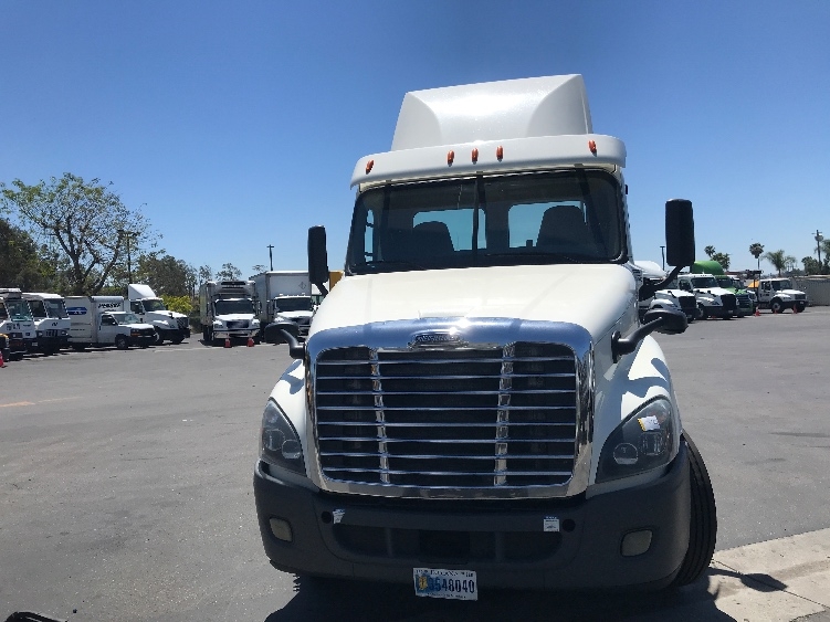 2019 Freightliner in Fontana, CA — photo 2