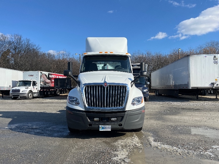 2018 International LT in Richmond, VA — photo 2