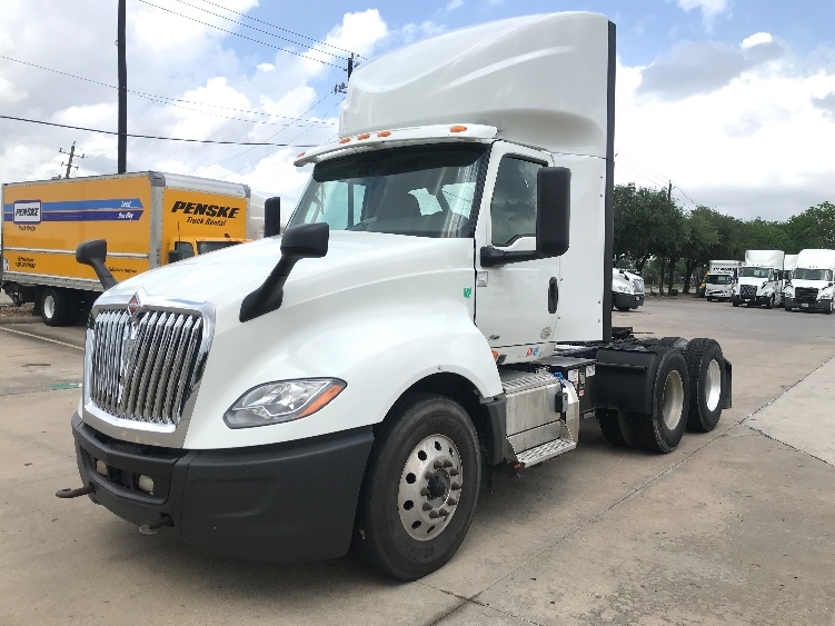 2018 International LT in Katy, TX — photo 3