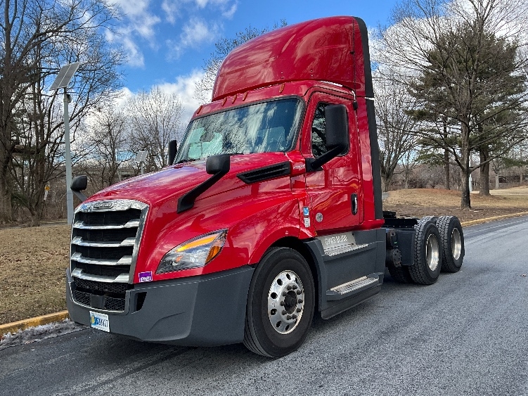 2019 Freightliner Cascadia in Reading, PA — photo 3