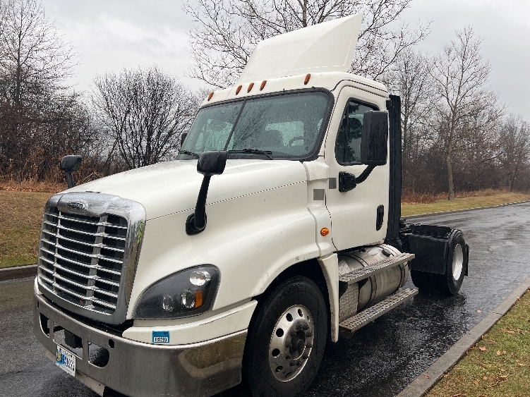 2019 Freightliner Cascadia in Montgomery, NY — photo 3