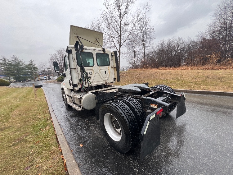 2019 Freightliner Cascadia in Montgomery, NY — photo 5
