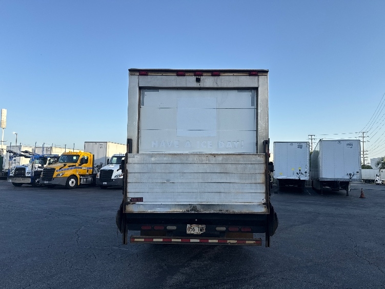 2019 Isuzu NRR in La Mirada, CA — photo 7