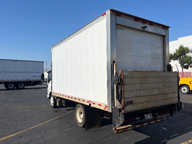 2019 Isuzu NRR in La Mirada, CA — photo 6