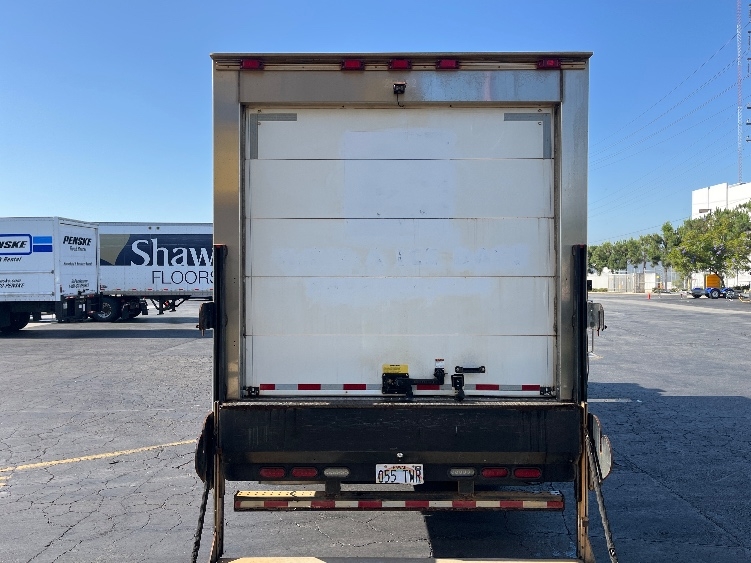 2019 Isuzu NRR in La Mirada, CA — photo 7
