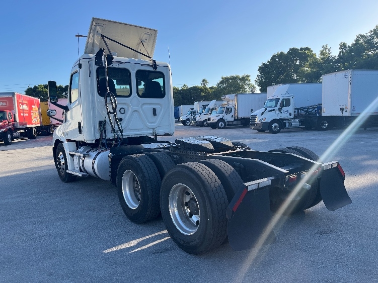 2019 Freightliner in Medley, FL — photo 5