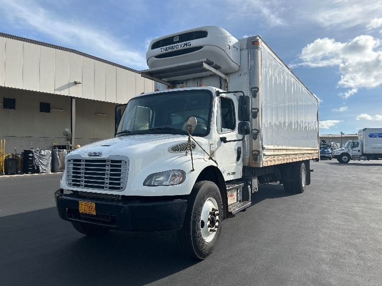 2019 Freightliner M2 106 in Torrance, CA — photo 3