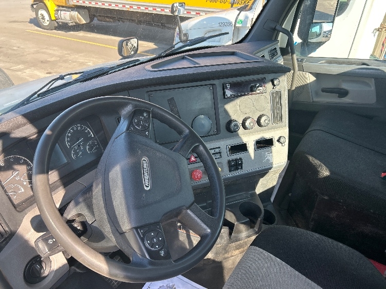 2019 Freightliner Cascadia in Elmira, NY — photo 10