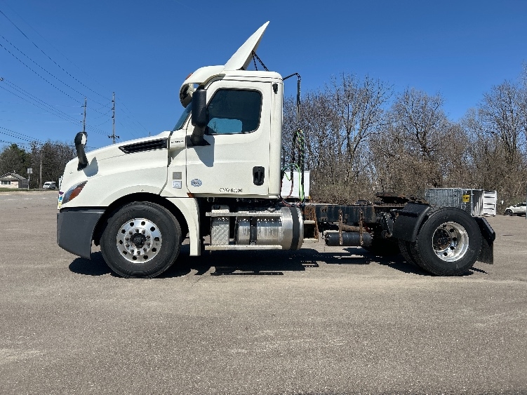 2019 Freightliner Cascadia in Elmira, NY — photo 4