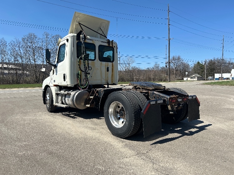 2019 Freightliner Cascadia in Elmira, NY — photo 5