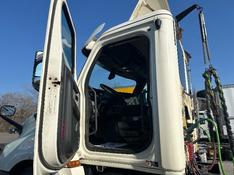 2019 Freightliner Cascadia in Elmira, NY — photo 9
