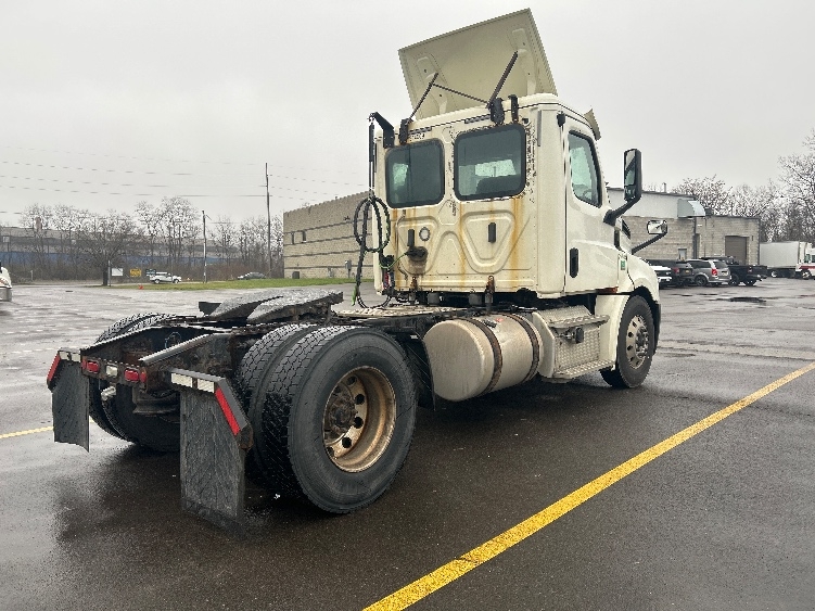 2019 Freightliner Cascadia in Elmira, NY — photo 7