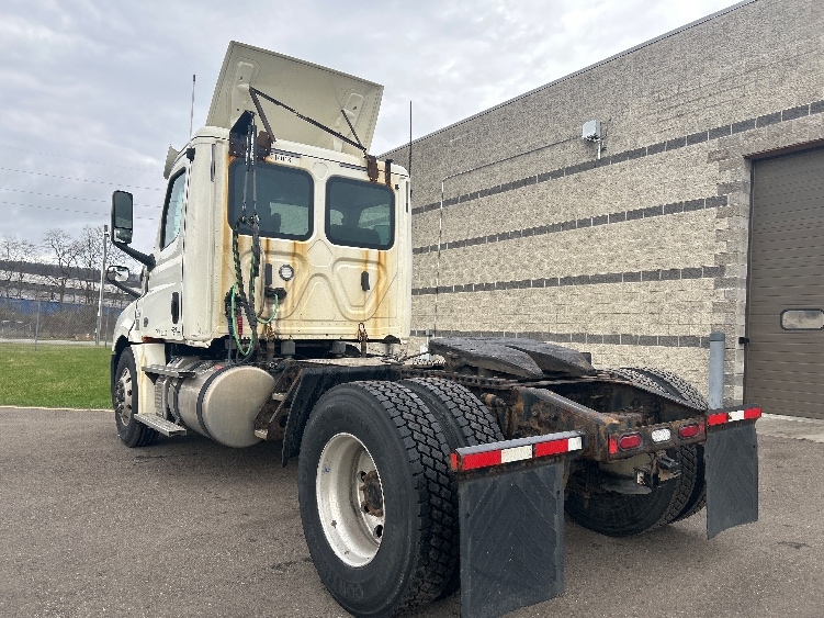 2019 Freightliner Cascadia in Elmira, NY — photo 5