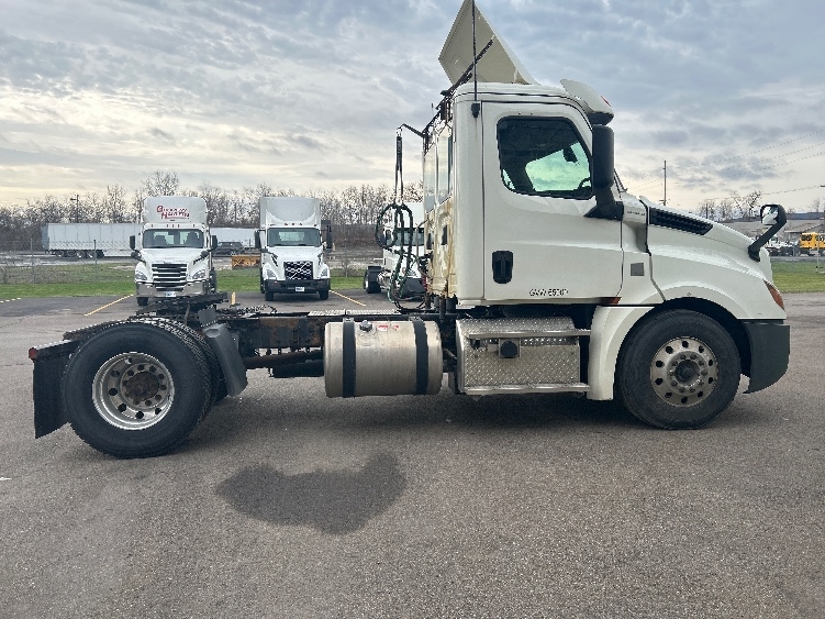 2019 Freightliner Cascadia in Elmira, NY — photo 8