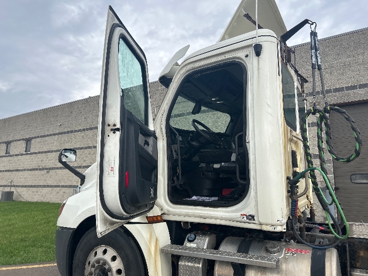 2019 Freightliner Cascadia in Elmira, NY — photo 9