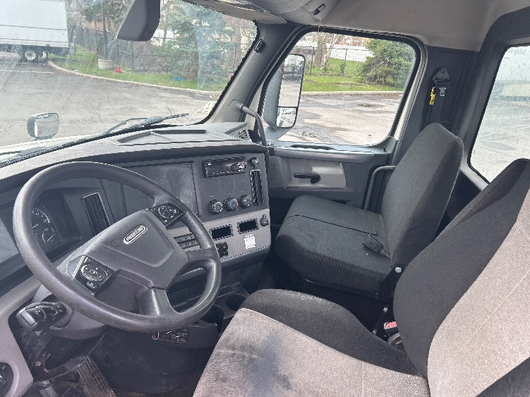 2019 Freightliner Cascadia in Elmira, NY — photo 10