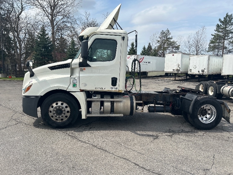 2019 Freightliner Cascadia in Elmira, NY — photo 4